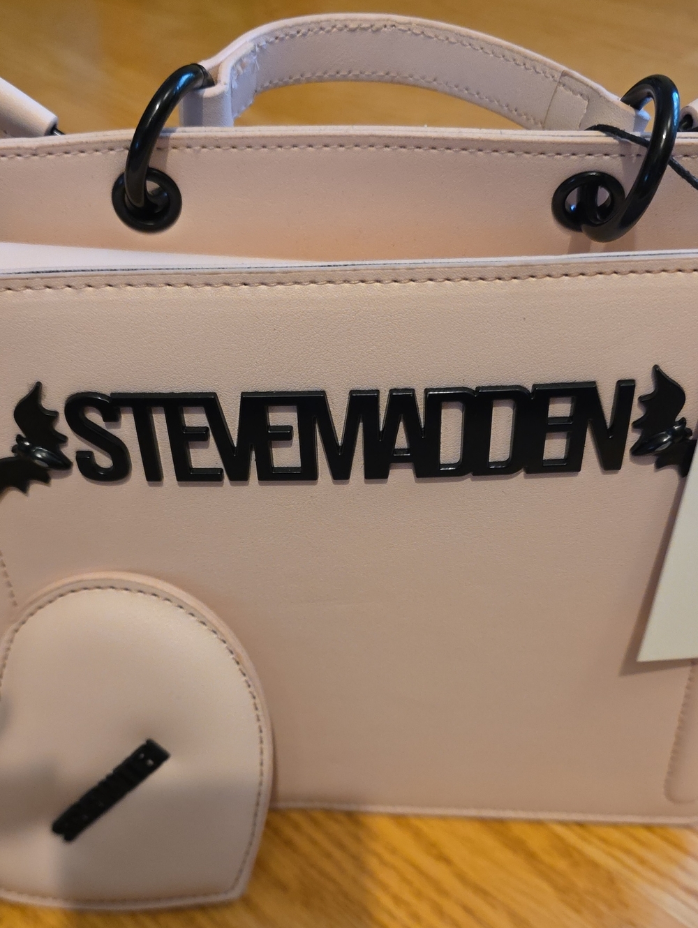 Steve Madden White Crossbody with Black Bats Logo - Picture 2 of 12